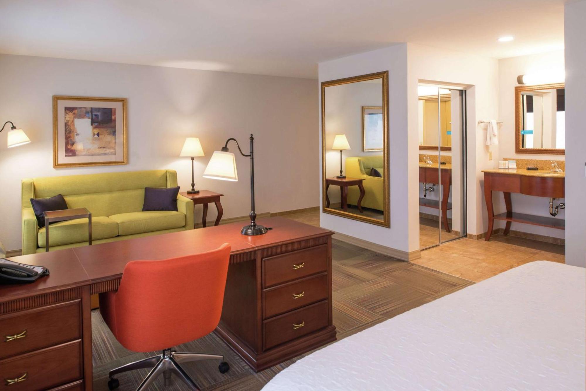 Hampton Inn & Suites Райфл Экстерьер фото