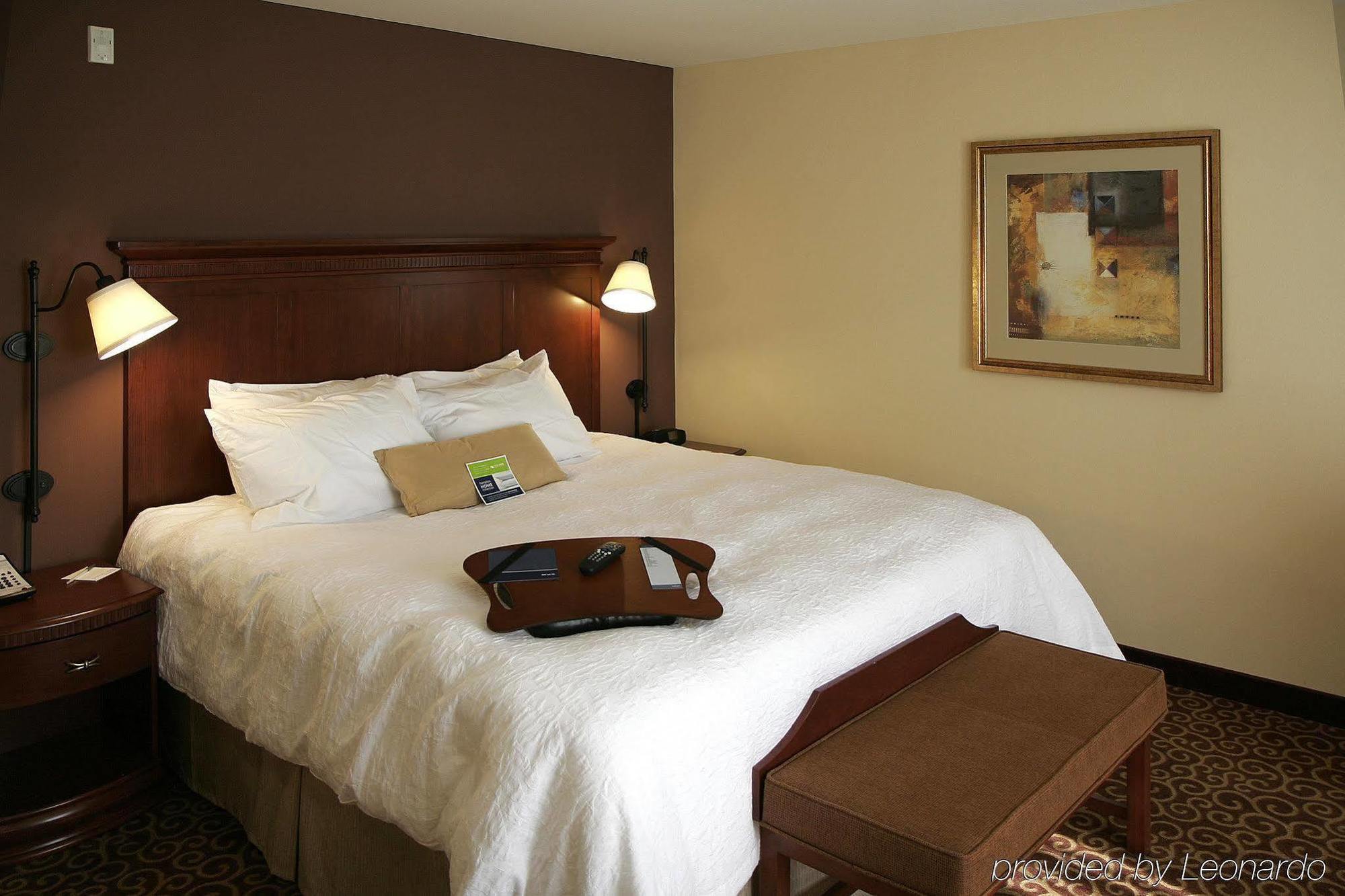 Hampton Inn & Suites Райфл Номер фото